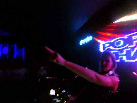 This is "Pop n' Shake" - Giordanna Forte & Flavia Xexéo "duo "popnshake