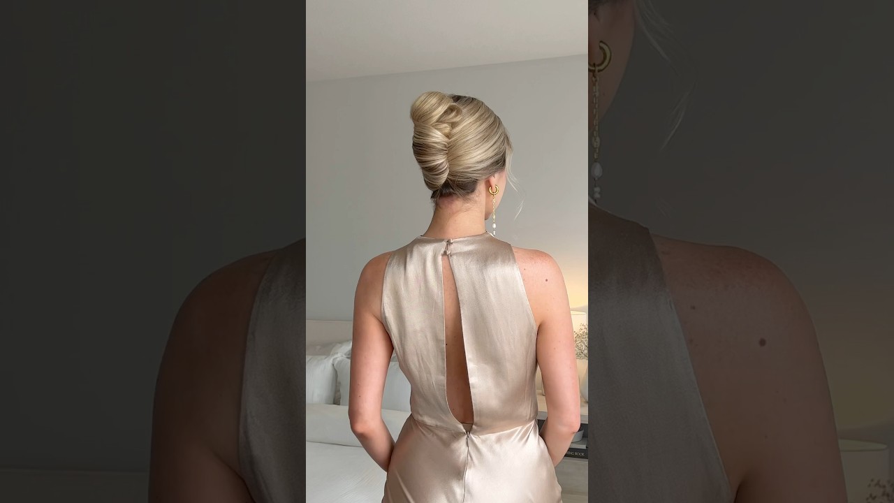 30 SECOND FRENCH TWIST TUTORIAL 🤍✨