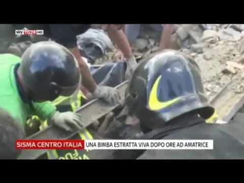 Rescatan a niña en Italia tras 16 horas bajo los escombros