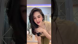 Download lagu HANA HANIFAH IDOL BANGET mp3 Download lagu HANA HANIFAH IDOL BANGET mp3