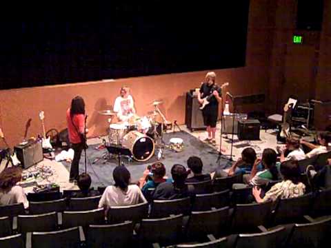 Thomas Erak jamming with Advanced Rock Band students.MP4