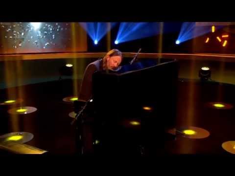 Thom Yorke - Karma Police (Live Jonathan Ross Show)