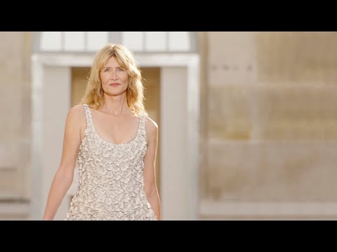 YouTube — Paris Fashion Week: Watch