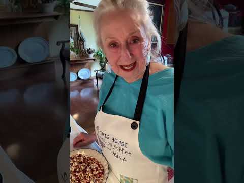 15 Bean Soup with Cornbread | Cooking with Brenda Gantt