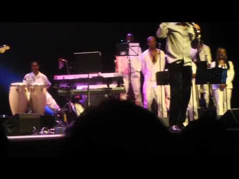 Medley: Safri, Mik mi dansi, Wi na wan. ( Powl Ameerali, Silvy Singoredjo)