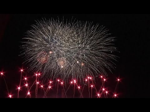 Céu de Berlim ilumina-se com Mundiais de fogo de artifício