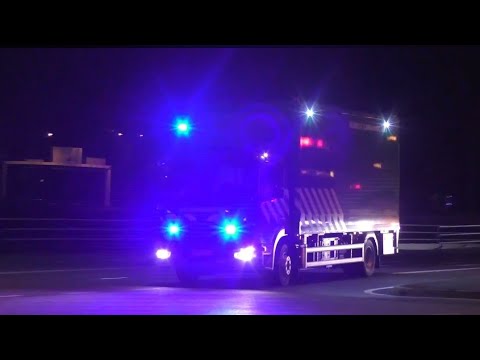 [Grip1] [Zeer grote Brand] in Autogarage in Heerugowaard Brandweer met spoed onderweg