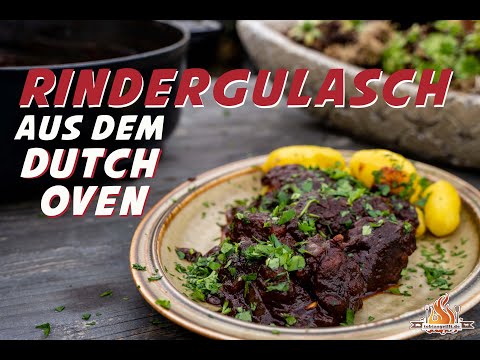 Gulasch aus dem Dutch Oven | Rindergulasch mit Wein vom Gasgrill