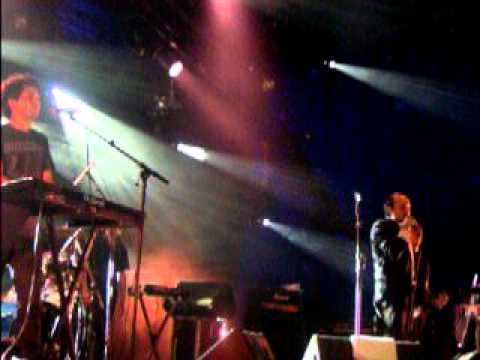 PONI HOAX-titre 3(Solidays PARIS 2009)