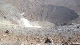 preview picture of video 'Le fumarole del vulcano di Vulcano (isole Eolie, Sicilia)'