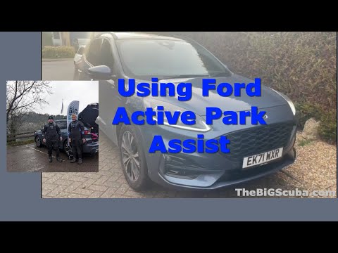 Watch the Ford Kuga Escape PHEV park itself!! BiG Scuba Gemma Shows how its done!