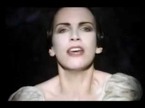 Annie Lennox-Love Song For A Vampire (Bram Stoker's Dracula OST).