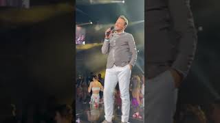 Nikos Vertis | Νίκος Βέρτης - Φεύγω (Live)