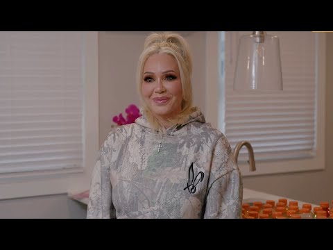 Bunnie Xo’s Thanksgiving Mission to Help Women Escaping Domestic Violence (Exclusive)