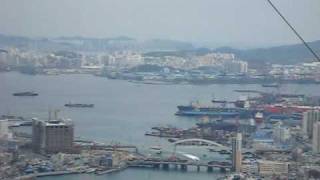 preview picture of video 'Busan Port, viewed from Mt. Cheonma 부산항'