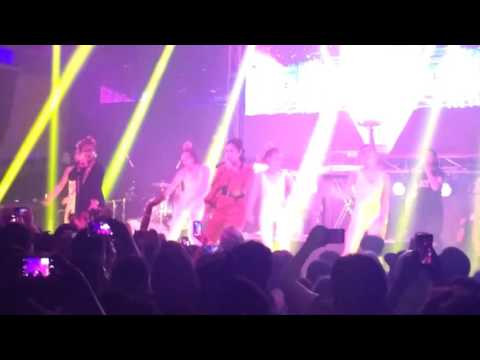 Javiera Mena y Denisse Rosenthal - La Joya (Blondie Discotheque 10-12-2016)