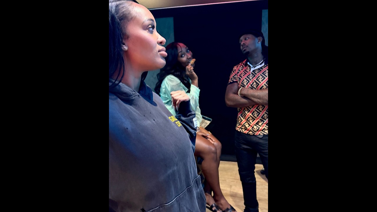 When D tells Shardae to MIND HER BUSINESS!!