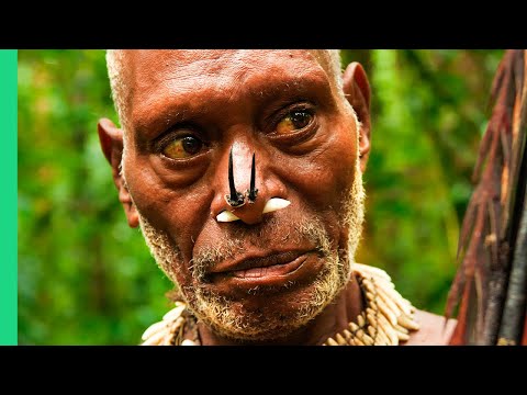 Eating with the World’s Most Isolated Tribe!!! The Tree People of Papua, Indonesia!!
