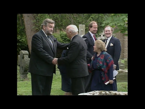 Robert Morley's Funeral | Thames News Archive Footage