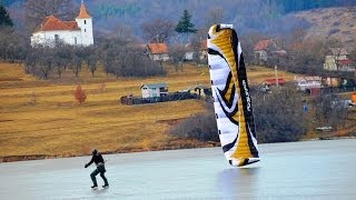 preview picture of video 'Kite Ice Skating Moacsa 2014'