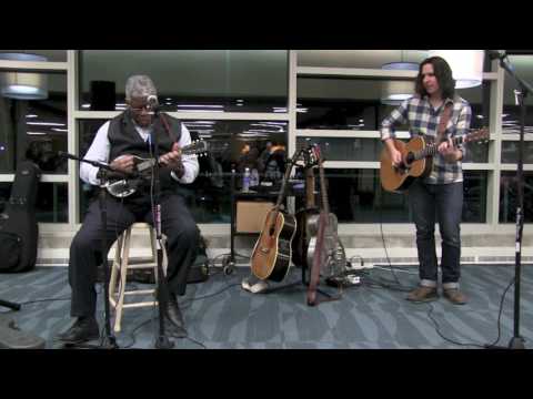 ''THE MAILMAN BLUES'' - DAVY KNOWLES & REV. ROBERT B. JONES @ Ellis Library, Jan 2017