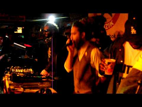 Dub Massive 2011 - Badda Skat LIVE - Too Much Gun (Cover), All a Me