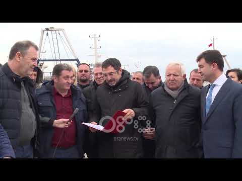 Ora News – Porti i peshkimit inagurohet dy herë, pas Peleshit edhe Çuçi "pret shiritin"