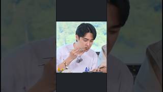 Download lagu Doh Kyungsoo eats so neat! - EXO Ladder mp3