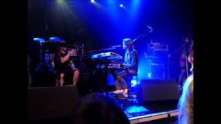 Guillemots - Falling Out of Reach [Liverpool 5th November 2011] (a fan shouts calm down, calm down!)