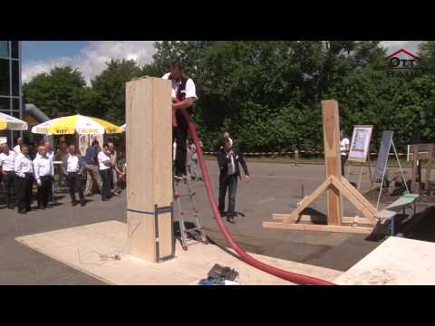 Zellulose Wärmedämmung vs Glaswolle "Fallversuch" an der OTT-Haus Gewerbeschau 2016