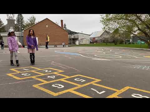 « Marelle » – Jeu de sauts et de tire | À la découverte des trésors de la Nouvelle-Acadie