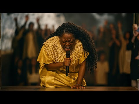 “Ele Me Levantou” (Ao Vivo – Gospel Africano)