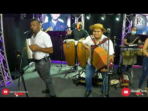Solo Mentiras e Ingratitudes - Nazario Barrios y El Ritmo Distinguido Feat Alejandro Torres