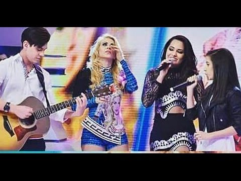 Joelma canta com seus filhos no dia das mães no Hora do Faro