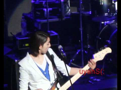[FANCAM] 210810 CNBLUE showcase in SG - I'm a Loner