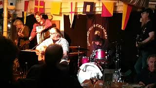 Jesus on the Mainline (Ry Cooder)   It Ain&#39;t Your Business (Johnny Winter)