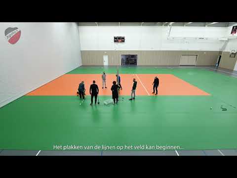 Timelapse leggen speciale sportvloer en opbouw center court in De Veste