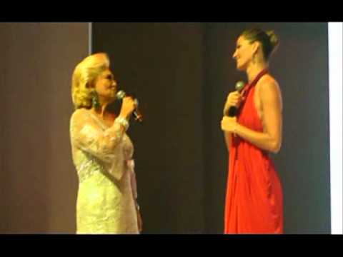 Hebe se confunde e chama Gisele Bündchen de Ivete Sangalo - iG Gente