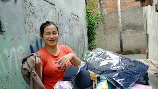 Download lagu wow..ibu cantik beli cangcuuuut bikin kepincuut#jualan underwear keliling#celana mp3