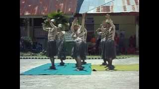 preview picture of video 'tari tradisional anak sman 3 sijunjung dalam acara perpisahan siswa/siswi angakatan 2014/2015'