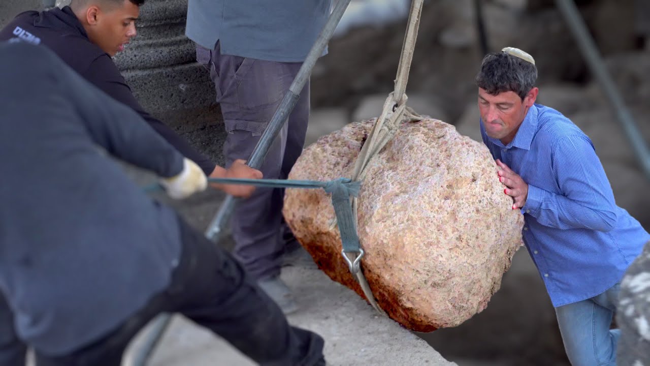 Lifting the ancient floor of the cursed city of Chorazin