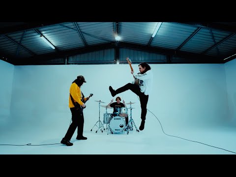 DZ DEATHRAYS -  SKYLINE (Official Video)