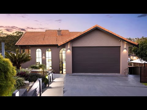 Distinctive and unique entertainers haven... Welcome to 23 McPherson Place, Illawong