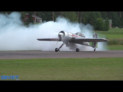 Smoke on the Runway -  Jurgis Kairys Sukhoi Su-31 - Flygfesten 2022