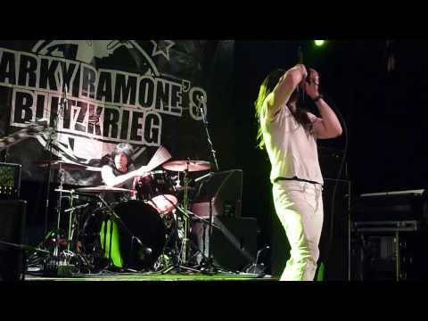 Marky Ramone's Blitzkrieg (with Andrew W.K.) : Beat On The Brat + 53rd & 3rd