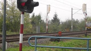 preview picture of video 'EN57-2014 jako R 66329 (WR.GŁ.-MiĘDZYLESiE) przejazdem na Konduktorskiej'