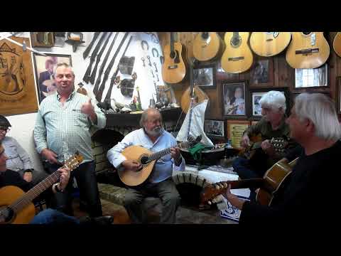 Um carrinho já usado FR-EN-IT-ES-DE Gilberto Santos - Tertúlia do Fado - Fernão Ferro, 15-11-2023