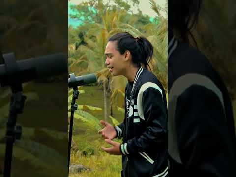 ikaw parin ang iibigin ko asahan mo mahal hindi magbabago...