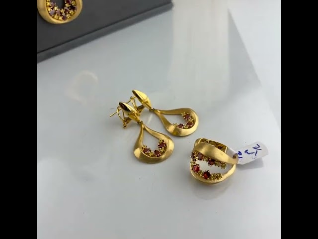 طقم ذهب VENEROSO عنابي