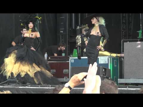 Avicii @ Inox Park Paris 2011 Avicii feat. Salem Al Fakir - Silhouettes